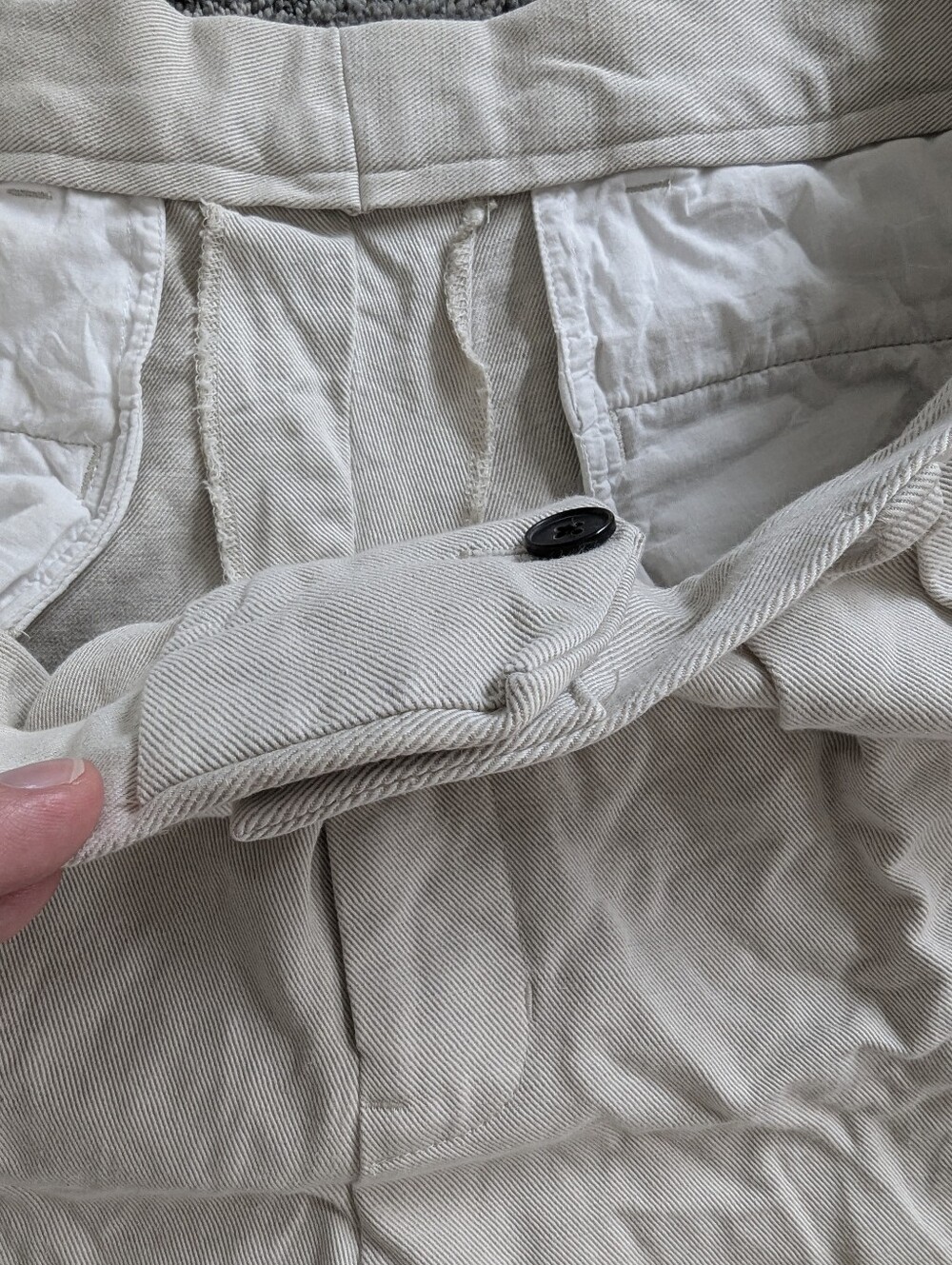 Madewell Double-Pleated Trouser in Cotton-Linen Blend in Bone Cream - Picture 10 of 16